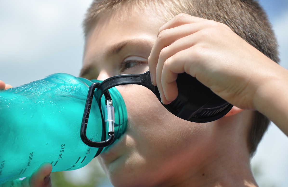 Uit het water? Water drinken!