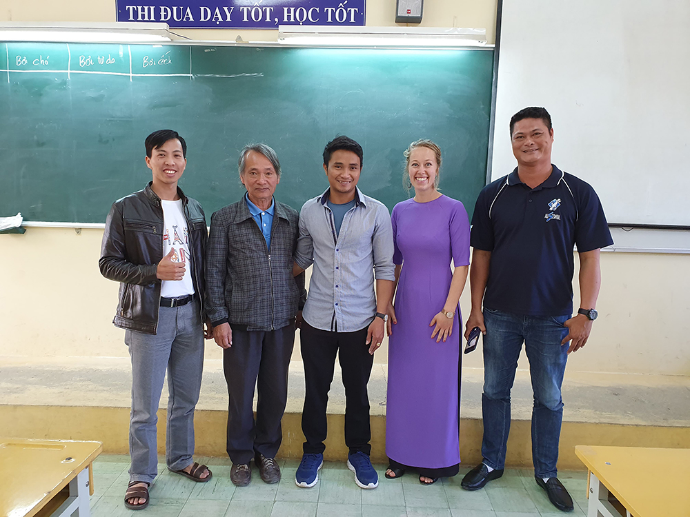 Schoolzwemmen Vietnam: ‘sportdocenten groeien en dat maakt mij enorm trots’