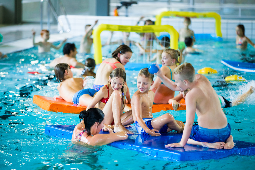 Lockdown waarschijnlijk verlengd: wat betekent dit voor het beweeggedrag van onze zwemleskinderen?