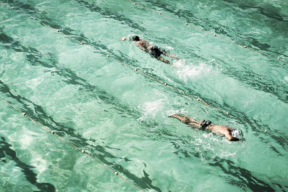 Hele jaar door buiten zwemmen: nieuwe trend voor het buitenbad?