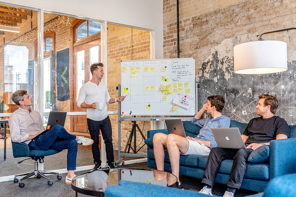 Werken met millennials: praktische tips voor werkgevers en werknemers