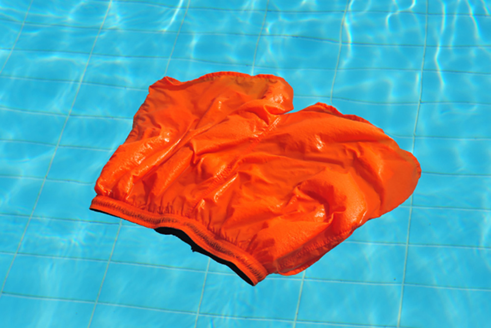 Speedo versus zwemshort:  hygiëne versus imago?